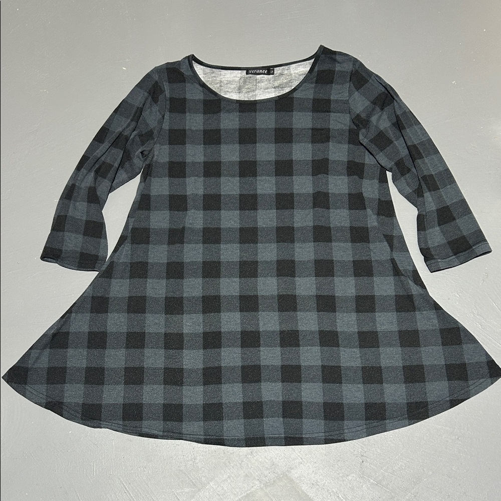 Veranee Black and Gray Plaid Pattern Longsleeve Shirt (Women’s Size Large)